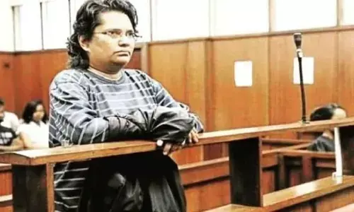 महात्मा गांधी की पड़पोती को चोरी और धोखाधड़ी के आरोप में 7 साल की जेल, जानें पूरा मामला महात्मा गांधी की पड़पोती को चोरी और धोखाधड़ी के आरोप में 7 साल की जेल, जानें पूरा मामला