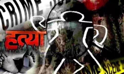 रामपुर में चलती एंबुलेंस में पश्चिम बंगाल के युवक की हत्या, इस वजह से हुआ था विवाद रामपुर में चलती एंबुलेंस में पश्चिम बंगाल के युवक की हत्या, इस वजह से हुआ था विवाद