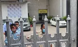 दैनिक भास्कर के हेड ऑफिस सहित कई ठिकानों पर इनकम टैक्स व ईडी का छापा