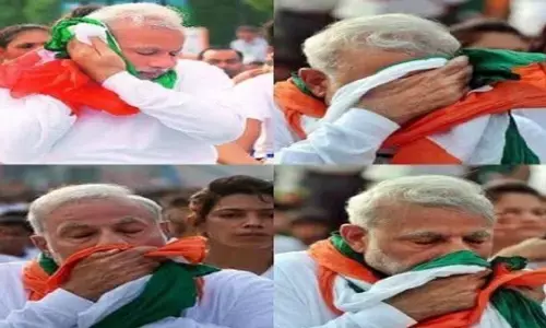 कांग्रेस का पीएम पर निशाना, कहा- मोदी जी तिरंगे से मुँह, नाक, पसीना पोंछ लें, लेकिन... कांग्रेस का पीएम पर निशाना, कहा- मोदी जी तिरंगे से मुँह, नाक, पसीना पोंछ लें, लेकिन...