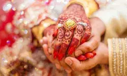 पत्नी करती थी किसी और से प्यार, पति ने लिया ऐसा फैसला, खुद बनाया वीडियो पत्नी करती थी किसी और से प्यार, पति ने लिया ऐसा फैसला, खुद बनाया वीडियो