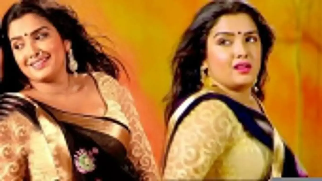 Bhojpuri Gana in Video: आम्रपाली-निरहुआ का सबसे हॉट रोमांस वीडियो, Saawan Me Hariyar Bhayil Bhojpuri Gana in Video: आम्रपाली-निरहुआ का सबसे हॉट रोमांस वीडियो, Saawan Me Hariyar Bhayil