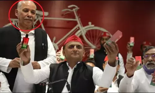 IT Raid On Pushparaj Jain Home: समाजवादी पार्टी के MLC पुष्पराज जैन पम्पी के ठिकानों पर आयकर विभाग की छापेमारी IT Raid On Pushparaj Jain Home: समाजवादी पार्टी के MLC पुष्पराज जैन पम्पी के ठिकानों पर आयकर विभाग की छापेमारी