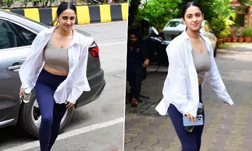 Akanksha Ranjan Kapoor Sexy Video Photo: एक्ट्रेस Akanksha Ranjan Kapoor की स्पोर्ट्स ब्रा में लेटेस्ट Photos हुई Viral, जिम लुक में ढा रही हैं कहर Akanksha Ranjan Kapoor Sexy Video Photo: एक्ट्रेस Akanksha Ranjan Kapoor की स्पोर्ट्स ब्रा में लेटेस्ट Photos हुई Viral, जिम लुक में ढा रही हैं कहर