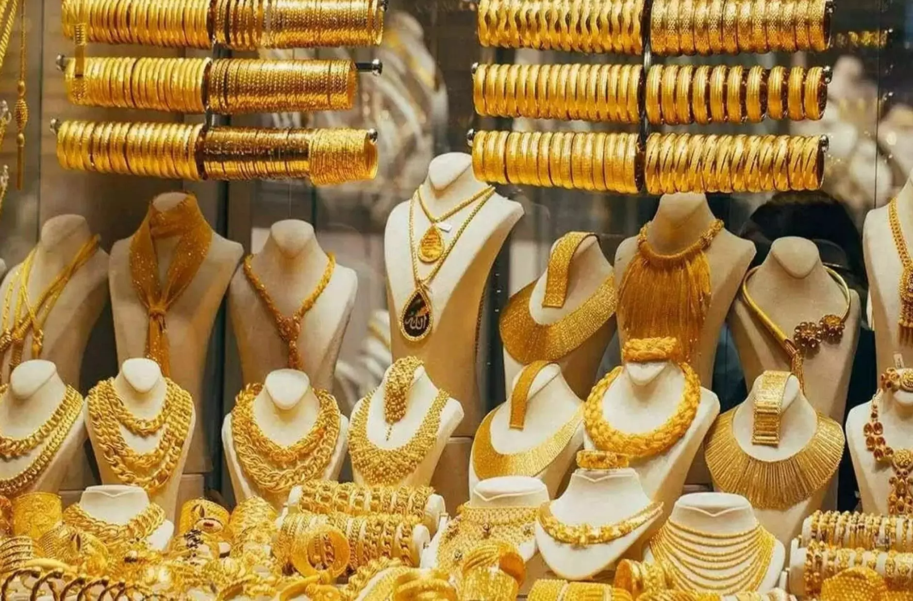 Gold Price Today:  सोने और चांदी पर चढ़ा होली का रंग, जानें 14 से 24 कैरेट का ताजा भाव