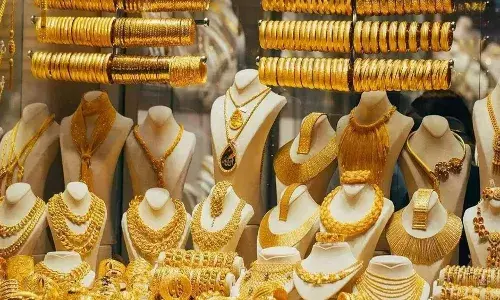 Gold Price Today: सोने और चांदी पर चढ़ा होली का रंग, जानें 14 से 24 कैरेट का ताजा भाव Gold Price Today: सोने और चांदी पर चढ़ा होली का रंग, जानें 14 से 24 कैरेट का ताजा भाव