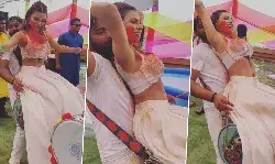 Sherlyn Chopra Hot Video: शर्लिन चोपड़ा ने होली पार्टी में ढोल पर बैठकर किया गजब का डांस Sherlyn Chopra Hot Video: शर्लिन चोपड़ा ने होली पार्टी में ढोल पर बैठकर किया गजब का डांस