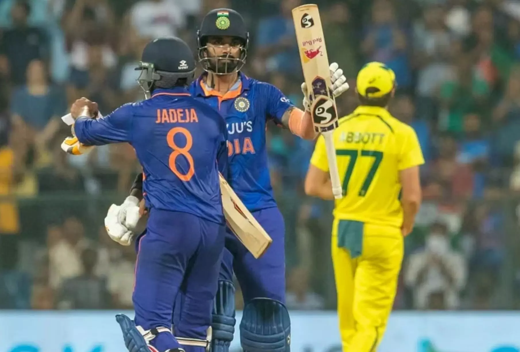 IND vs AUS: भारत की पारी 117 पर सिमटी, मिचेल स्टार्क ने झटके 5 विकेट, घरेलू मैदान पर ऑस्ट्रेलिया के खिलाफ सबसे कम स्कोर