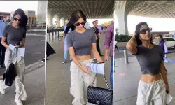 Suhana Khan Hot Video: Suhana Khan मुंबई एयरपोर्ट पर हॉट अवतार में आईं नजर, सेल्फी के लिए फैंस की लगी होड़ Suhana Khan Hot Video: Suhana Khan मुंबई एयरपोर्ट पर हॉट अवतार में आईं नजर, सेल्फी के लिए फैंस की लगी होड़