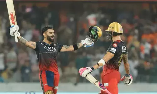 IPL 2023, SRH vs RCB: विराट कोहली ने सनराइजर्स हैदराबाद के गेंदबाजों कूट-कूट कर पीटा, छठा शतक जड़कर बनाया वर्ल्ड रिकॉर्ड IPL 2023, SRH vs RCB: विराट कोहली ने सनराइजर्स हैदराबाद के गेंदबाजों कूट-कूट कर पीटा, छठा शतक जड़कर बनाया वर्ल्ड रिकॉर्ड