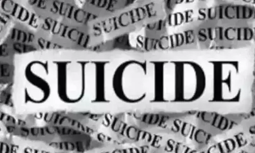 Jabalpur Crime News: फांसी लगाने से पहले युवक ने बनाया वीडियो, बोला-एक लड़की ने सब बर्बाद कर दिया Jabalpur Crime News: फांसी लगाने से पहले युवक ने बनाया वीडियो, बोला-एक लड़की ने सब बर्बाद कर दिया