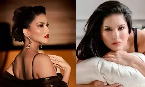 Sunny Leone Hot Video: सनी लियोनी के बोल्ड वीडियो ने मचाया तहलका, देखें हॉट अवतार Sunny Leone Hot Video: सनी लियोनी के बोल्ड वीडियो ने मचाया तहलका, देखें हॉट अवतार