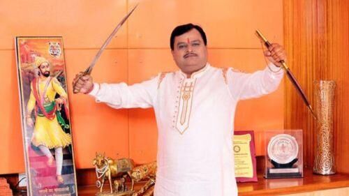 सुरेश चव्हाणके बन सकते हैं महाराष्ट्र के उपमुख्यमंत्री - सोशल मीडिया पर हो रही वायरल खबर सुरेश चव्हाणके बन सकते हैं महाराष्ट्र के उपमुख्यमंत्री - सोशल मीडिया पर हो रही वायरल खबर