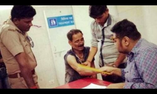 उन्नाव गैंगरेप केस: पोस्टमार्टम रिपोर्ट में ख़ुलासा, पीड़िता के पिता के शरीर पर मिले चोट के 14 निशान उन्नाव गैंगरेप केस: पोस्टमार्टम रिपोर्ट में ख़ुलासा, पीड़िता के पिता के शरीर पर मिले चोट के 14 निशान
