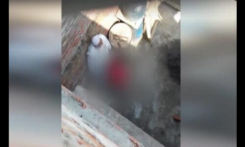 VIDEO: महाराजगंज में बच्ची के साथ बुजुर्ग शख्स ने की अश्लील हरकत, वीडियो वायरल