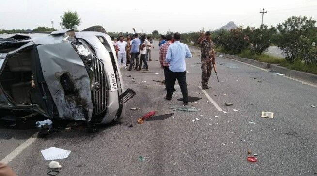 अभी-अभी: पूर्व मुख्यमंत्री के बेटे की सडक हादसे मौत, पसरा मातम अभी-अभी: पूर्व मुख्यमंत्री के बेटे की सडक हादसे मौत, पसरा मातम