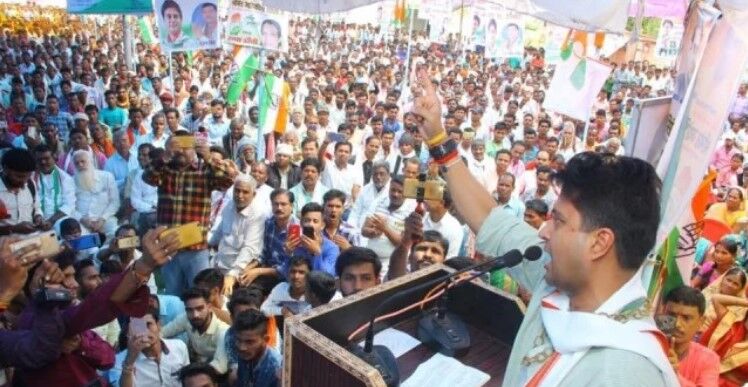 ज्योतिरादित्य सिंधिया का करारा हमला, कहा- मोदी जी बताएं, नोटबंदी के लिए देश की जनता उन्हें किस चौराहे पर सजा दे! ज्योतिरादित्य सिंधिया का करारा हमला, कहा- मोदी जी बताएं, नोटबंदी के लिए देश की जनता उन्हें किस चौराहे पर सजा दे!