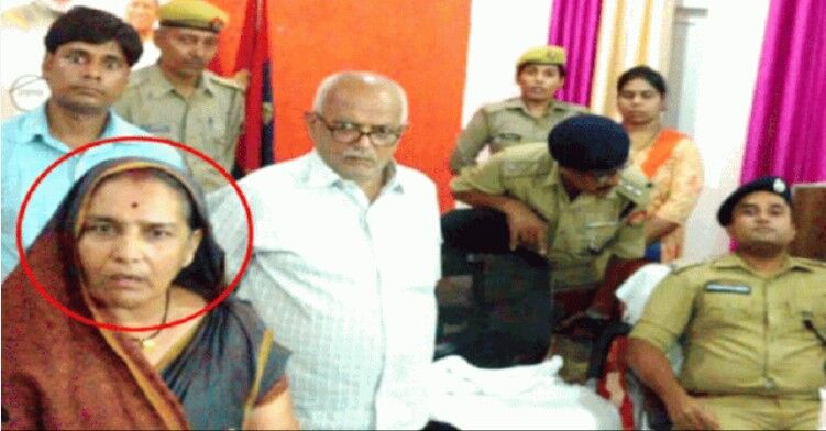 योगी राज: देवरिया शेल्टर होम की संचालिका अब अपने वृद्धाश्रम को लेकर विवादों में, कमरों में ताले, तबेले में बुजुर्ग योगी राज: देवरिया शेल्टर होम की संचालिका अब अपने वृद्धाश्रम को लेकर विवादों में, कमरों में ताले, तबेले में बुजुर्ग