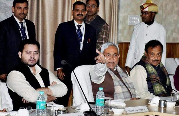 मोदीराज: तेजस्वी देंगे इस्तीफा, सोनिया गांधी ने लालू यादव और नीतीश कुमार से की बात: पढ़ें पूरी खब