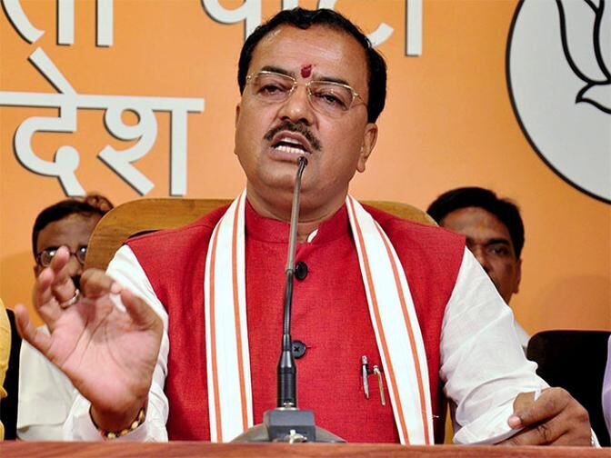 उत्तर प्रदेश: डिप्टी सीएम मौर्या के भतीज़े की गुंडागर्दी,ट्रक ड्राईवर को बेहरमी से पीटा उत्तर प्रदेश: डिप्टी सीएम मौर्या के भतीज़े की गुंडागर्दी,ट्रक ड्राईवर को बेहरमी से पीटा