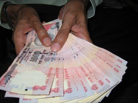 राजस्थान: भाजपा सांसद ने पत्रकारों को बांटे नोट राजस्थान: भाजपा सांसद ने पत्रकारों को बांटे नोट