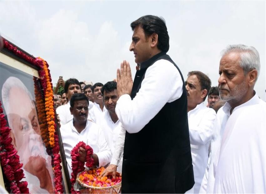 पूंजीवाद के खिलाफ जनेश्वर मिश्र हमेशा रहे संघर्षशील: अखिलेश यादव पूंजीवाद के खिलाफ जनेश्वर मिश्र हमेशा रहे संघर्षशील: अखिलेश यादव