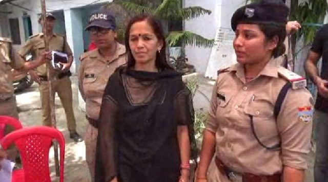 बड़ी खबर: सेक्स रैकेट चलाने के आरोप में भाजपा की महिला नेत्री हुई गिरफ्तार, भाजपा में पसरा मातम बड़ी खबर: सेक्स रैकेट चलाने के आरोप में भाजपा की महिला नेत्री हुई गिरफ्तार, भाजपा में पसरा मातम