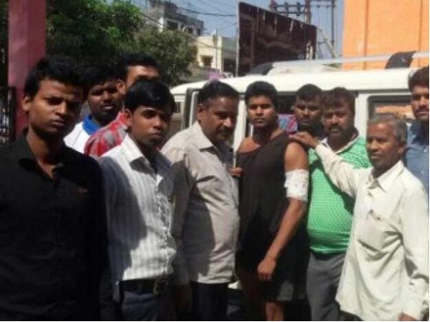 यूपी में आईएएस का इंटरव्यू देने जा रहे दलित युवक पर हमला यूपी में आईएएस का इंटरव्यू देने जा रहे दलित युवक पर हमला
