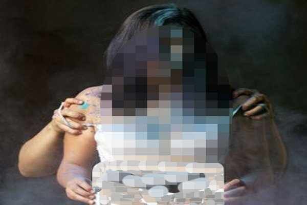 योगीराज: एटा में कलयुगी मां ने दो बेटियों का कराया सामूहिक बलात्कार:जानिए फिर क्या हुआ