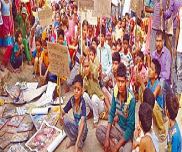 योगिराज: 2000 दलित इस्लाम धर्म अपनाने को तैयार, मचा हड़कम्प योगिराज: 2000 दलित इस्लाम धर्म अपनाने को तैयार, मचा हड़कम्प