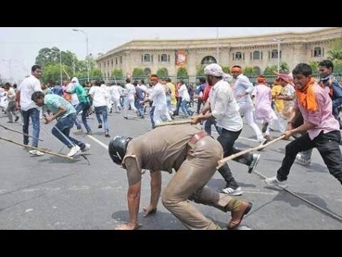 योगीराज: प्रदेश में भाजपाई गुंडों का आतंक, औरैया में दारोगा पैरों पर गिराया, बुलंदशहर में पुलिस को पीटा!