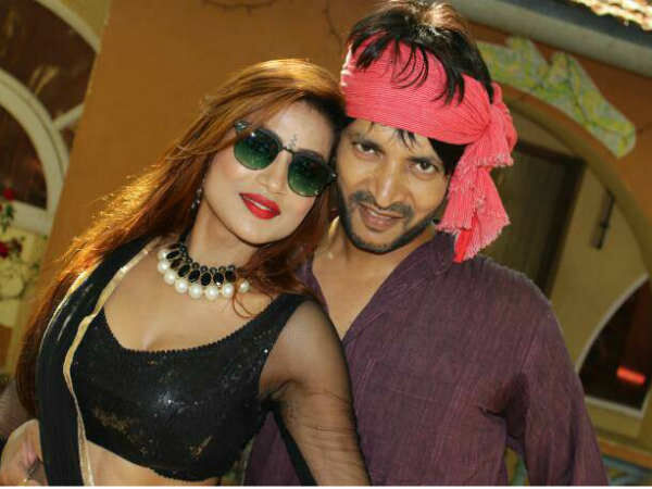 बाहुबली 2 Vs भोजपुरी बेटवा बाहुबली 2: जानिए किस में कितना है दम बाहुबली 2 Vs भोजपुरी बेटवा बाहुबली 2: जानिए किस में कितना है दम