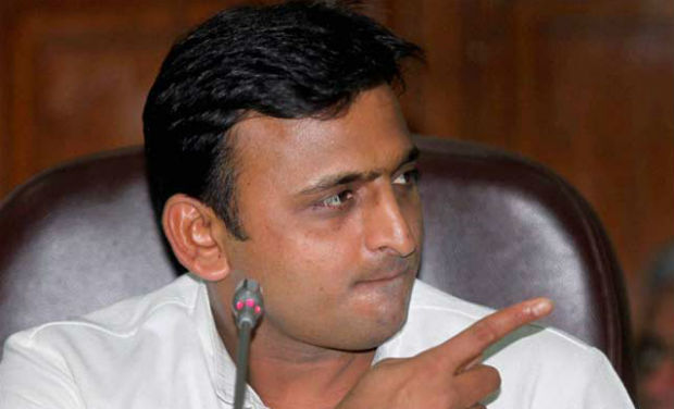 पूर्व मुख्यमंत्री अखिलेश का योगी सरकार पर हमला, कहा भगवा रुमाल रख लेना ही है सत्ता के लिए काफी पूर्व मुख्यमंत्री अखिलेश का योगी सरकार पर हमला, कहा भगवा रुमाल रख लेना ही है सत्ता के लिए काफी