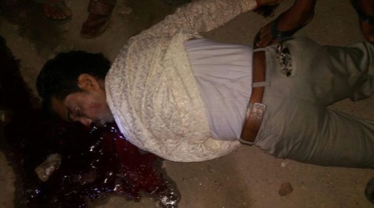 योगीराज:लखीमपुर खीरी में पत्रकार की ट्रैक्टर से कुचलकर हत्या, घंटों पड़ी रही सड़क पर लाश:पढ़ें पूरी खबर योगीराज:लखीमपुर खीरी में पत्रकार की ट्रैक्टर से कुचलकर हत्या, घंटों पड़ी रही सड़क पर लाश:पढ़ें पूरी खबर