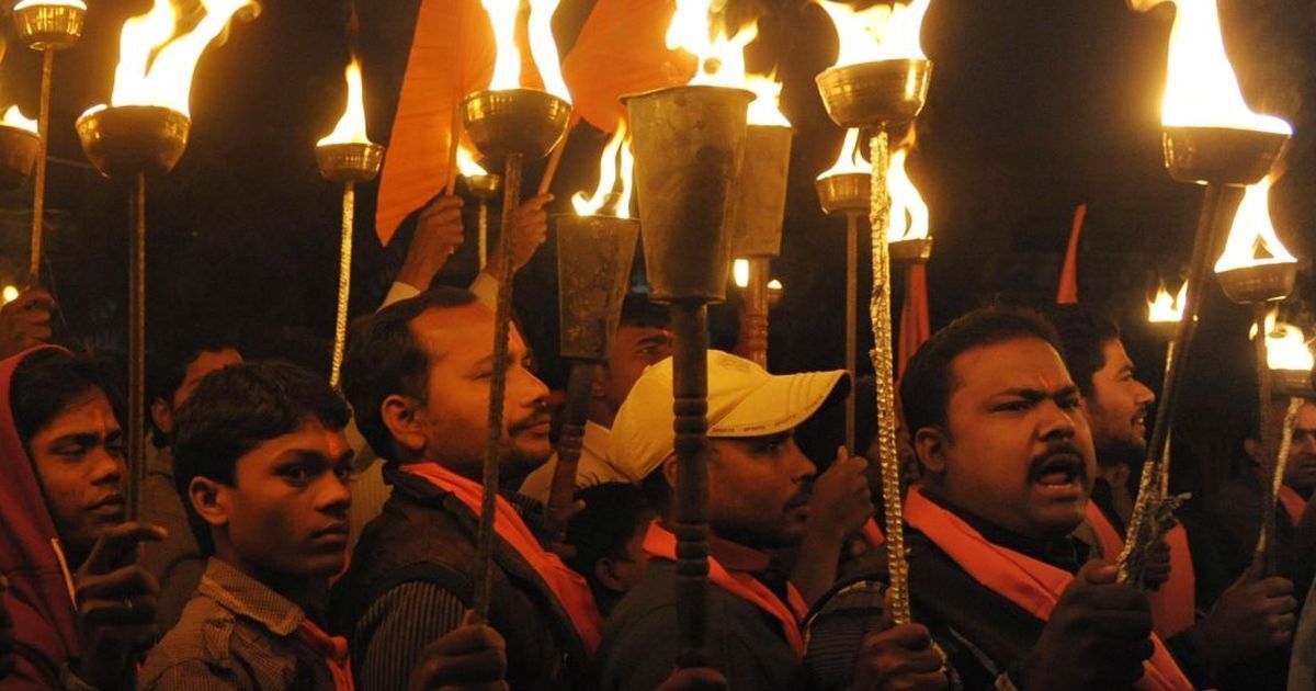 आगरा हिंसा: लूटपाट, हिंसा के आरोप में बजरंग दल के 14 कार्यकर्ता गिरफ़्तार आगरा हिंसा: लूटपाट, हिंसा के आरोप में बजरंग दल के 14 कार्यकर्ता गिरफ़्तार