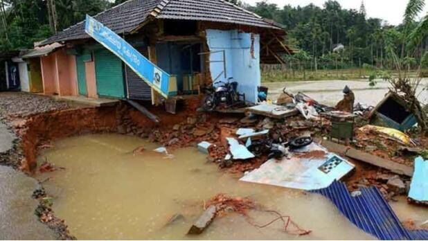 केरल में जलप्रलय, 20 हजार मकान और 10 हजार किमी सड़क तबाह, CM ने केंद्र से मांगी मदद