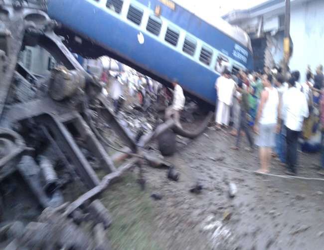 अभी-अभी: उत्तर प्रदेश में उत्कल एक्सप्रेस दुर्घटनाग्रस्त होने से छह की मौत, दर्जनों घायल! अभी-अभी: उत्तर प्रदेश में उत्कल एक्सप्रेस दुर्घटनाग्रस्त होने से छह की मौत, दर्जनों घायल!