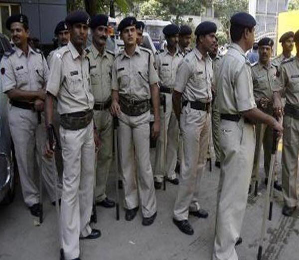 योगीराज के 20 दिन: उत्तर प्रदेश पुलिस पर 15 हमले, तीन पुलिस कर्मियों की हत्या योगीराज के 20 दिन: उत्तर प्रदेश पुलिस पर 15 हमले, तीन पुलिस कर्मियों की हत्या