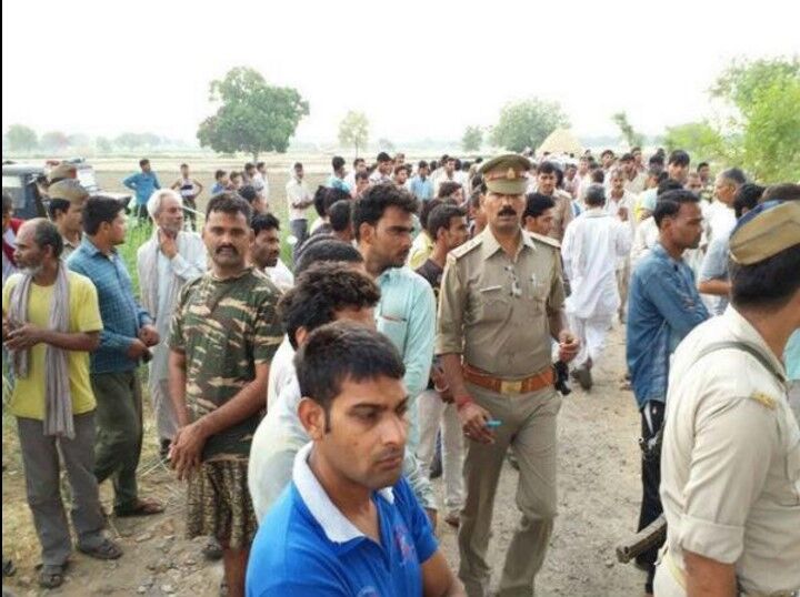 योगी राज में बदमाशों के हौसले बुलंद, छेड़छाड़ का विरोध करने पर दिनदहाड़े भाई की हत्या योगी राज में बदमाशों के हौसले बुलंद, छेड़छाड़ का विरोध करने पर दिनदहाड़े भाई की हत्या