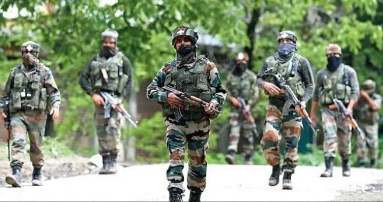 जम्मू-कश्मीर: आतंकियों के निशाने पर पुलिसकर्मियों का परिवार, दो दिनों में 7 लोगों का अपहरण, हाई अलर्ट जारी जम्मू-कश्मीर: आतंकियों के निशाने पर पुलिसकर्मियों का परिवार, दो दिनों में 7 लोगों का अपहरण, हाई अलर्ट जारी