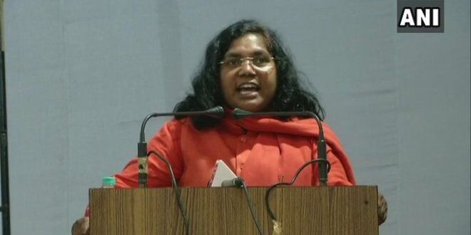 बड़ी खबर: भाजपा की महिला सांसद ने मोदी सरकार पर साधा निशाना, कहा संविधान और आरक्षण से छेड़छाड़ कर रही है सरकार