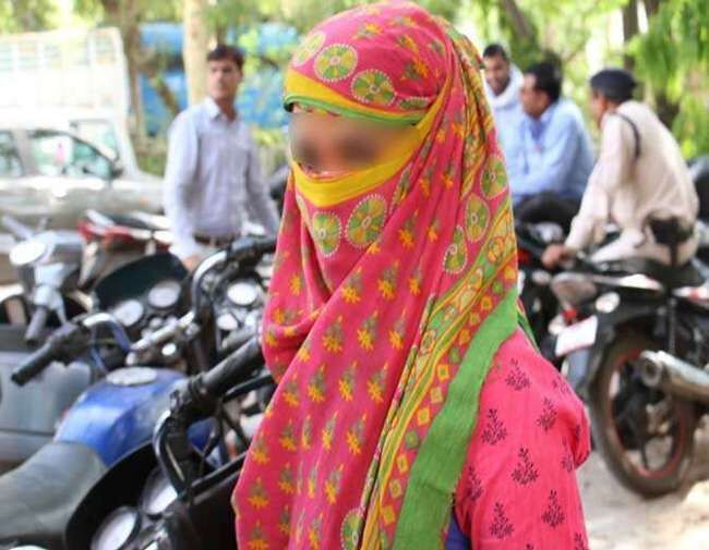 बिहार: पति ने पत्नी का अश्लील वीडियो सोशल मीडिया पर किया वायरल: जानिए क्या हुआ!