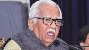 डीजल पेट्रोल की बढती कीमतों के लिए मोदी नहीं कांग्रेस है जिम्मेदार - राज्यपाल राम नाइक डीजल पेट्रोल की बढती कीमतों के लिए मोदी नहीं कांग्रेस है जिम्मेदार - राज्यपाल राम नाइक