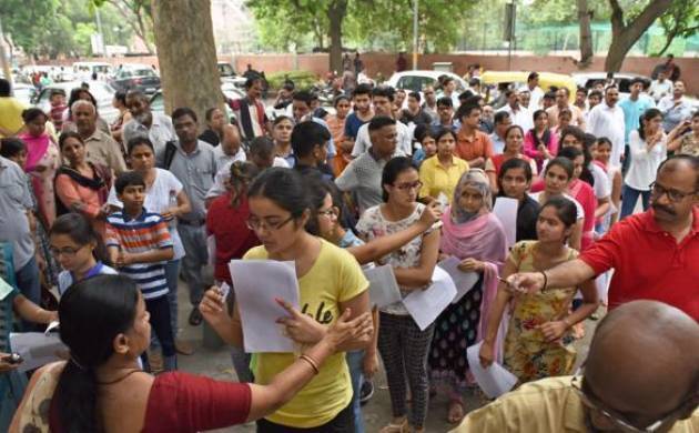NEET EXAM: पारदर्शिता के नाम पर उत्पीड़न, महिला परीक्षार्थियों के उतरवा दिए अंडर गारमेंट्स:पढ़ें पूरी खबर