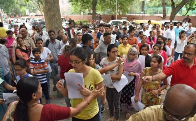 NEET EXAM: पारदर्शिता के नाम पर उत्पीड़न, महिला परीक्षार्थियों के उतरवा दिए अंडर गारमेंट्स:पढ़ें पूरी खबर