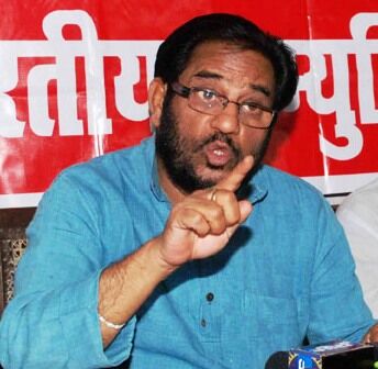 गांधी के हत्यारे ही कर रहें गांधी का गुणगान: अतुल अनजान गांधी के हत्यारे ही कर रहें गांधी का गुणगान: अतुल अनजान