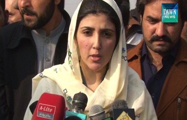 पाकिस्तान: महिला नेता ने छोड़ी पार्टी, कहा- गंदे एसएमएस भेजते हैं इमरान खान, इज्जत प्यारी है!