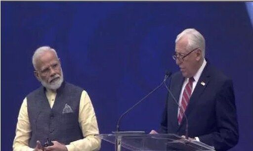 HOWDY MODI में अमेरिकी सीनेटर ने मोदी के सामने नेहरू की तारीफ