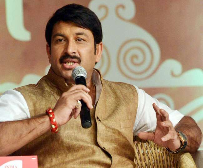 दिल्ली BJP अध्यक्ष मनोज तिवारी पर देर रात हमला, रैली में डंडे व पत्थर फेंके