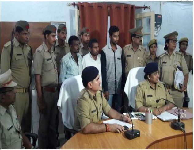 शर्मनाक: जीजा ने साली का सेक्स वीडियो यू-ट्यूब व फेसबुक पर किया अपलोड, आरोपी गिरफ्तार शर्मनाक: जीजा ने साली का सेक्स वीडियो यू-ट्यूब व फेसबुक पर किया अपलोड, आरोपी गिरफ्तार